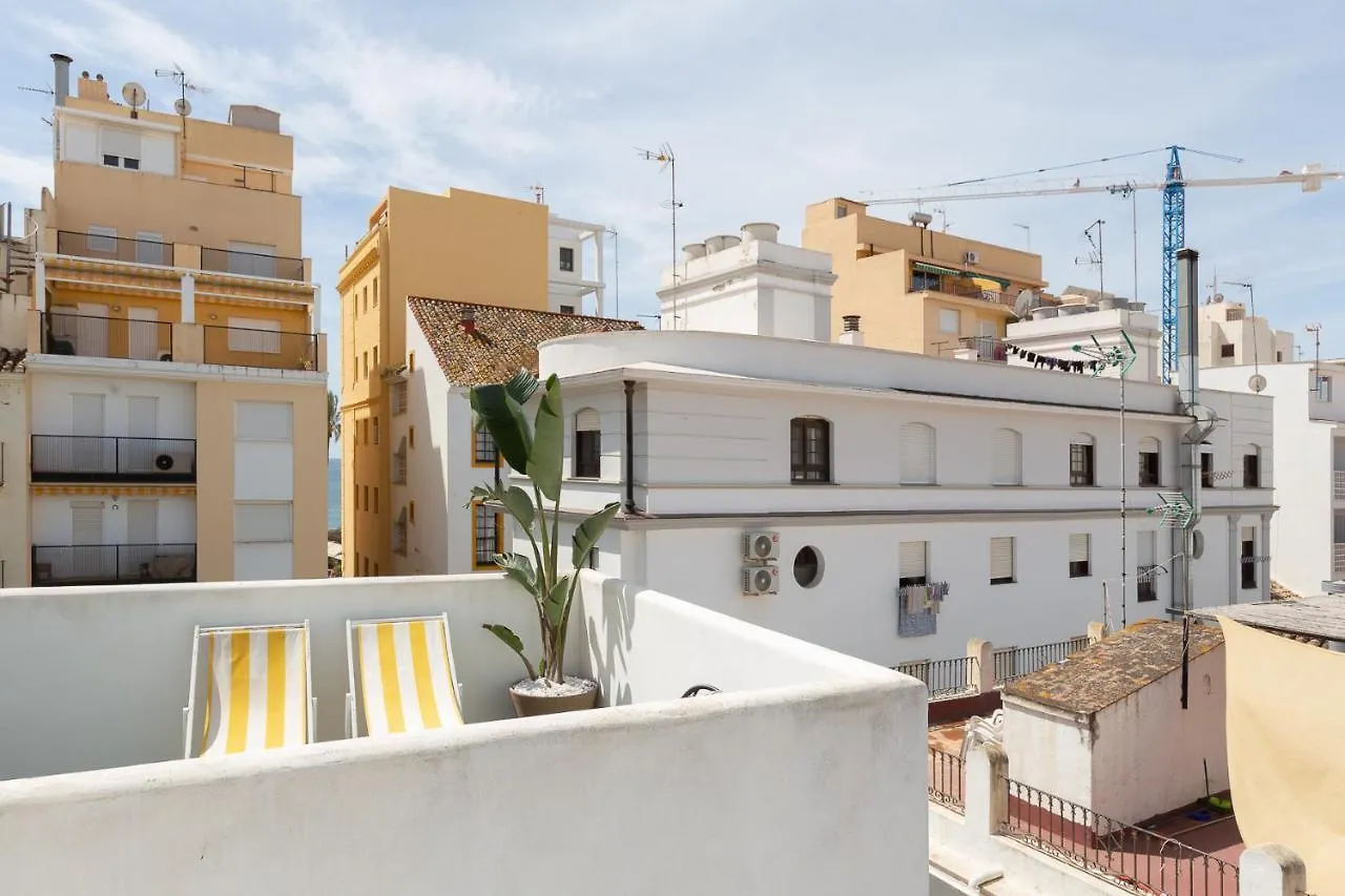 Enjoy Estepona At Our Fully Equipped 2Br Town House, Beach- 1Min Holiday home