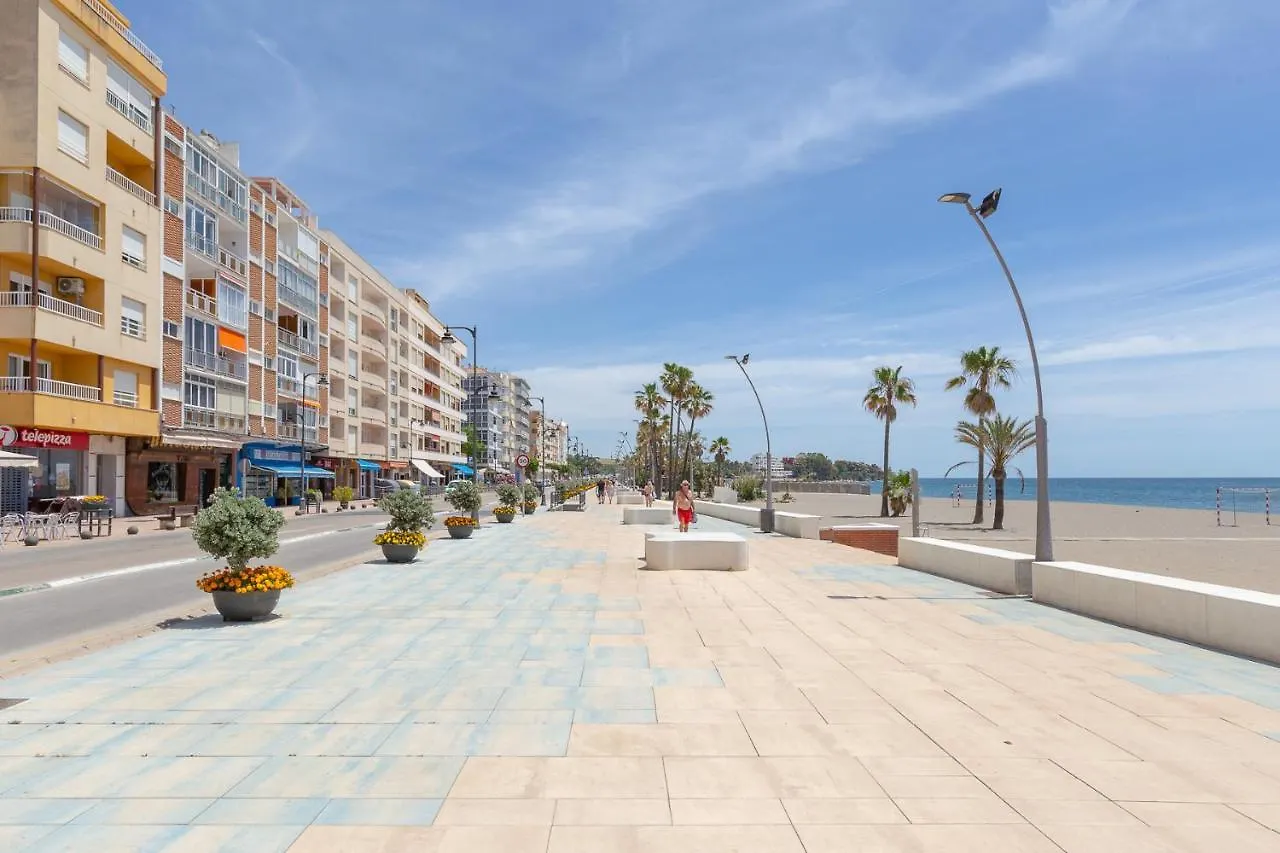 Enjoy Estepona At Our Fully Equipped 2Br Town House, Beach- 1Min